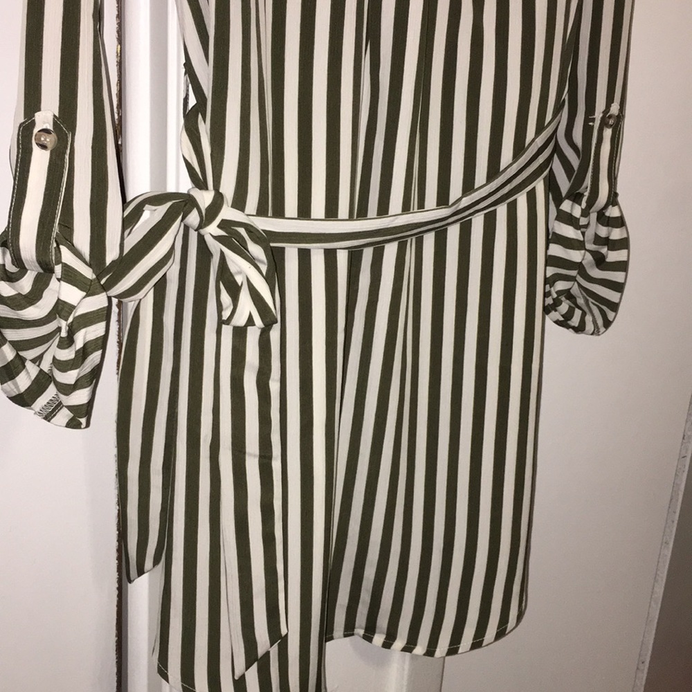 Dress - Picture 3 of 4